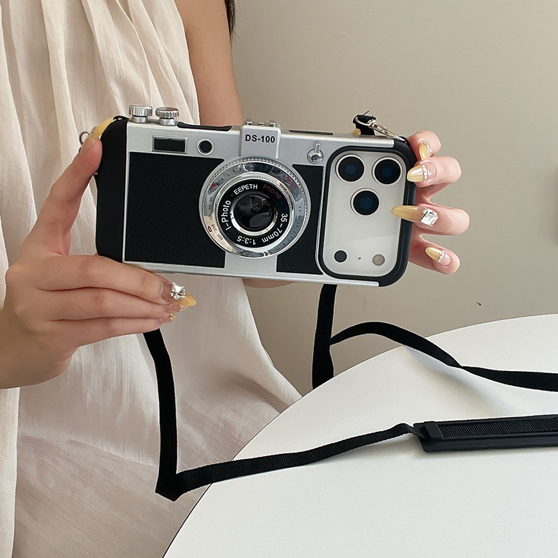 Emily in Paris Vintage Camera  - Vintage Items recension och pris
