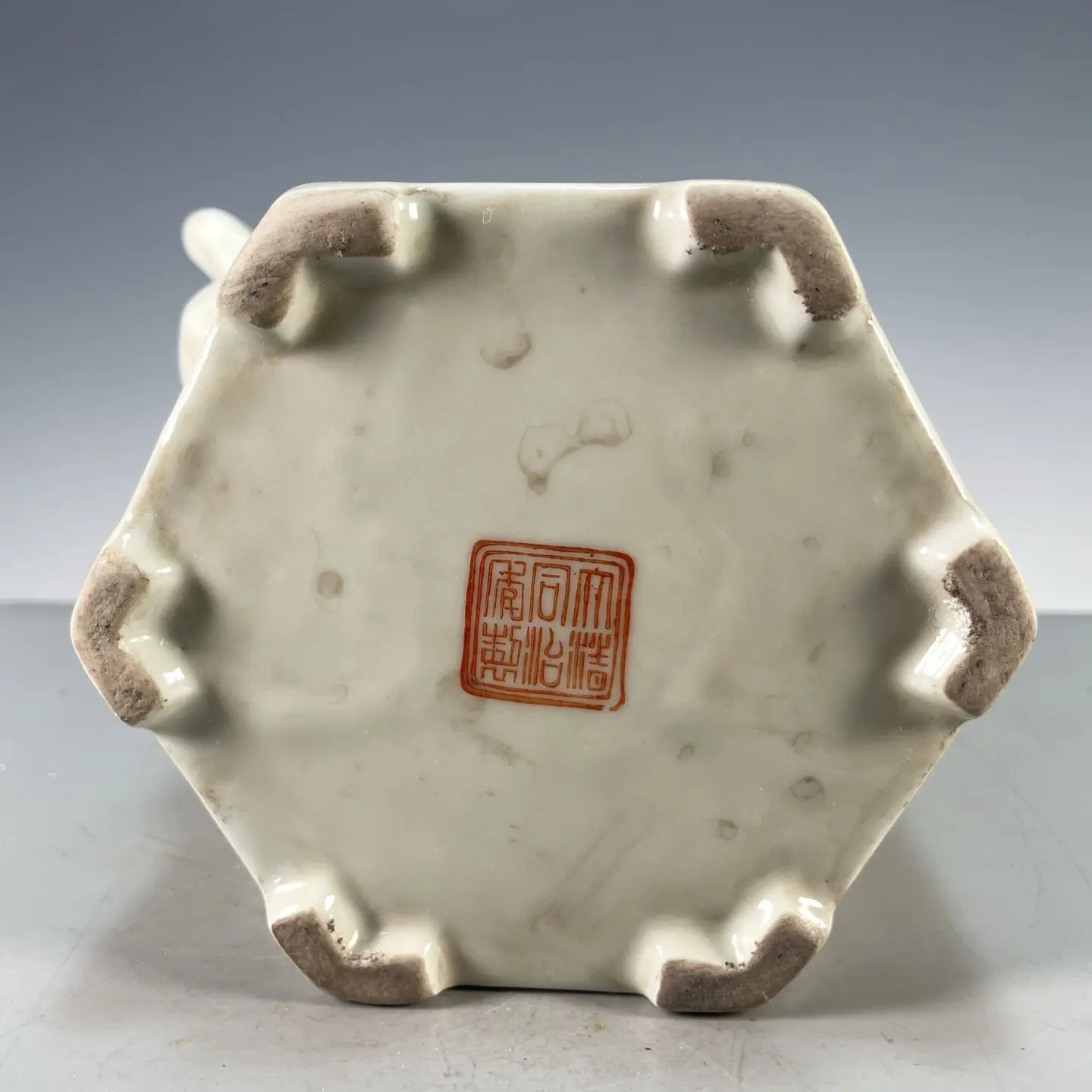 Vintage Hexagonal Bailiff Teap - Vintage Collectible Pottery recension och pris