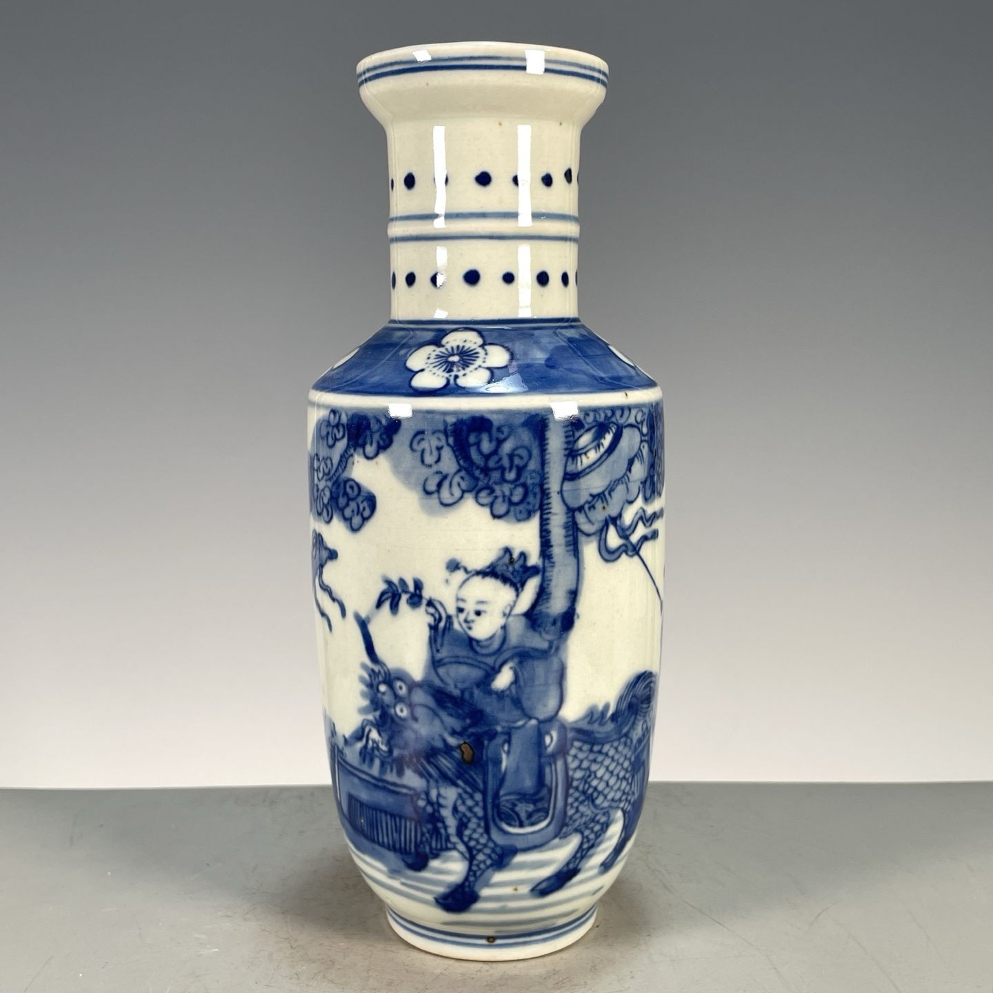 Blue and White Porcelain Roule - Vintage Collectible Pottery recension och pris