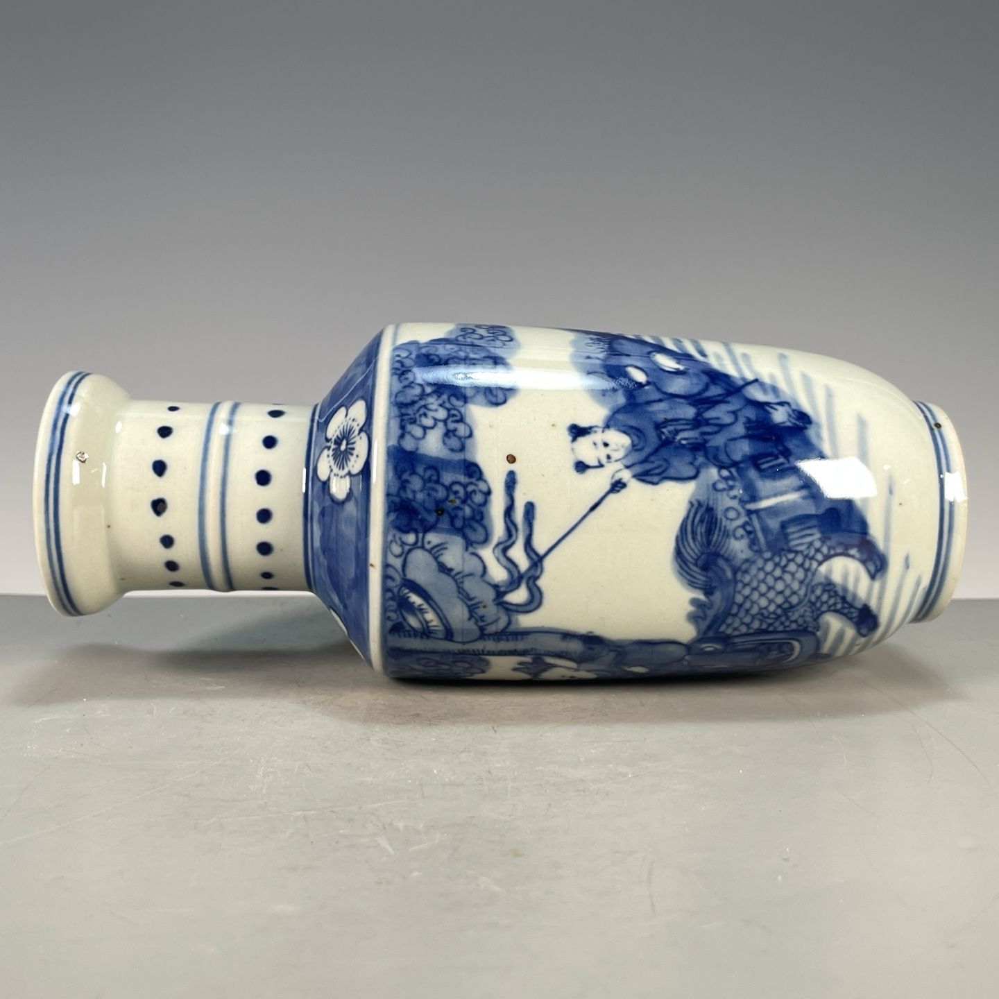 Blue and White Porcelain Roule - Vintage Collectible Pottery recension och pris