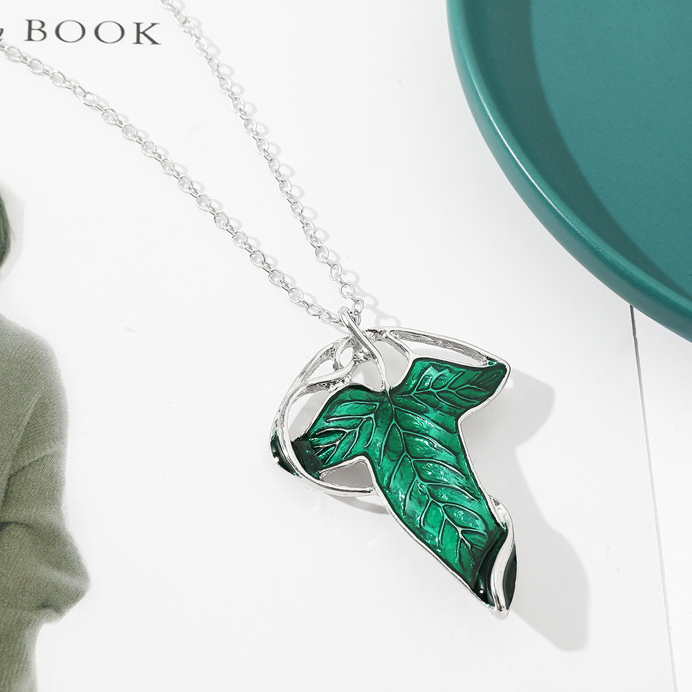 Vintage Green Leaf Pendant Nec - Vintage Collectibles For Sale recension och pris