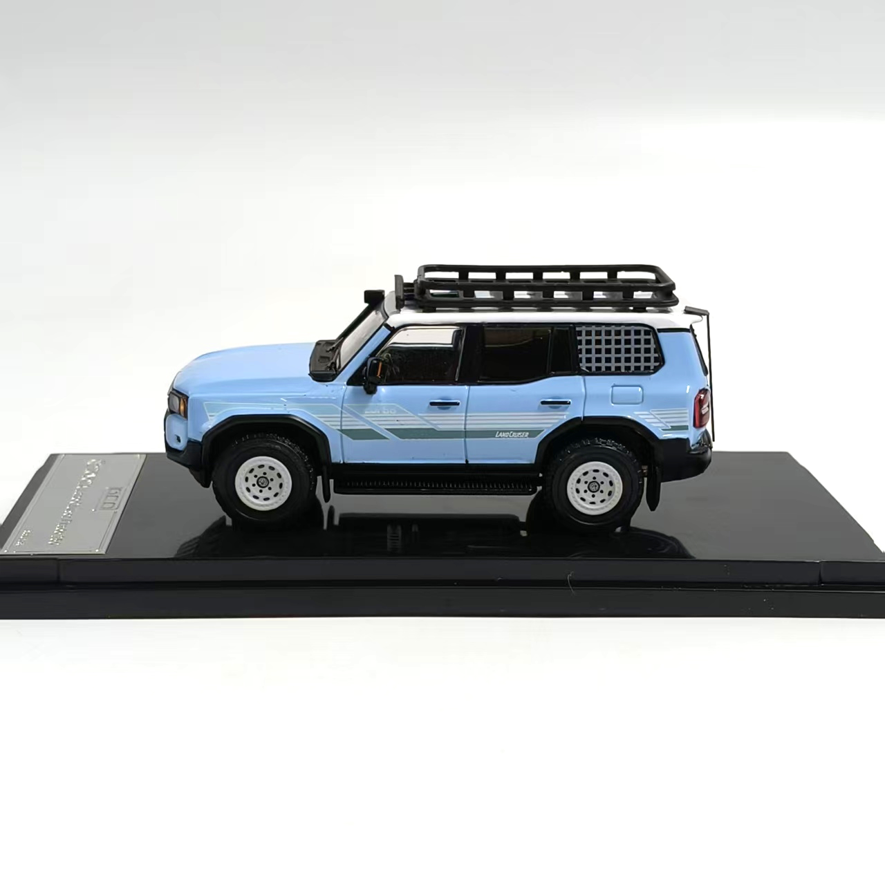 Diecast DCM 1:64 Scale LC250 V - Vintage Collectible & Vintage Dolls recension och pris