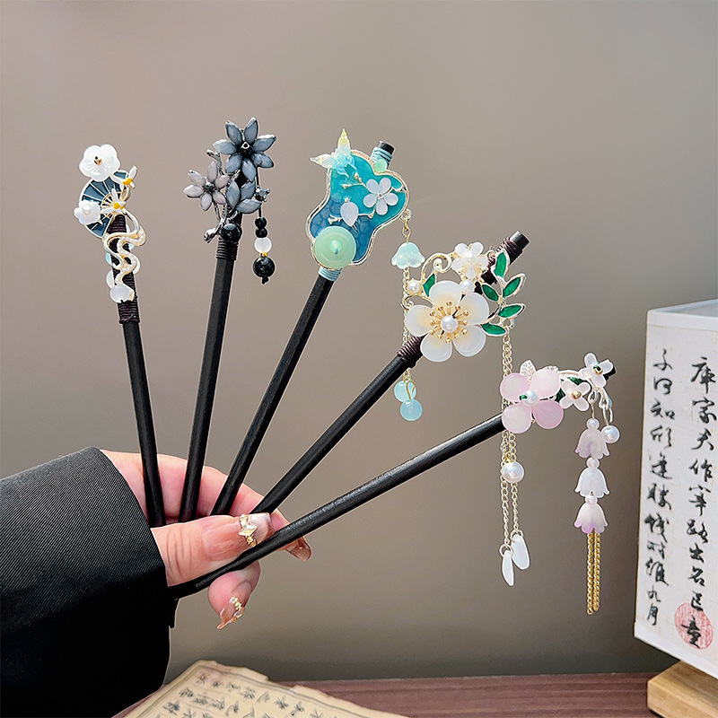 Classic Tassel Hair Stick Blac - Vintage Collectibles For Sale recension och pris